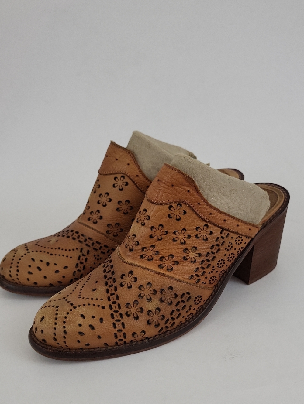 Veracruz Artisans laser-cut Leather heeled mules Size EU 38